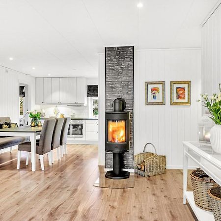 Private Room In Shared Apartment Trondheim Bagian luar foto